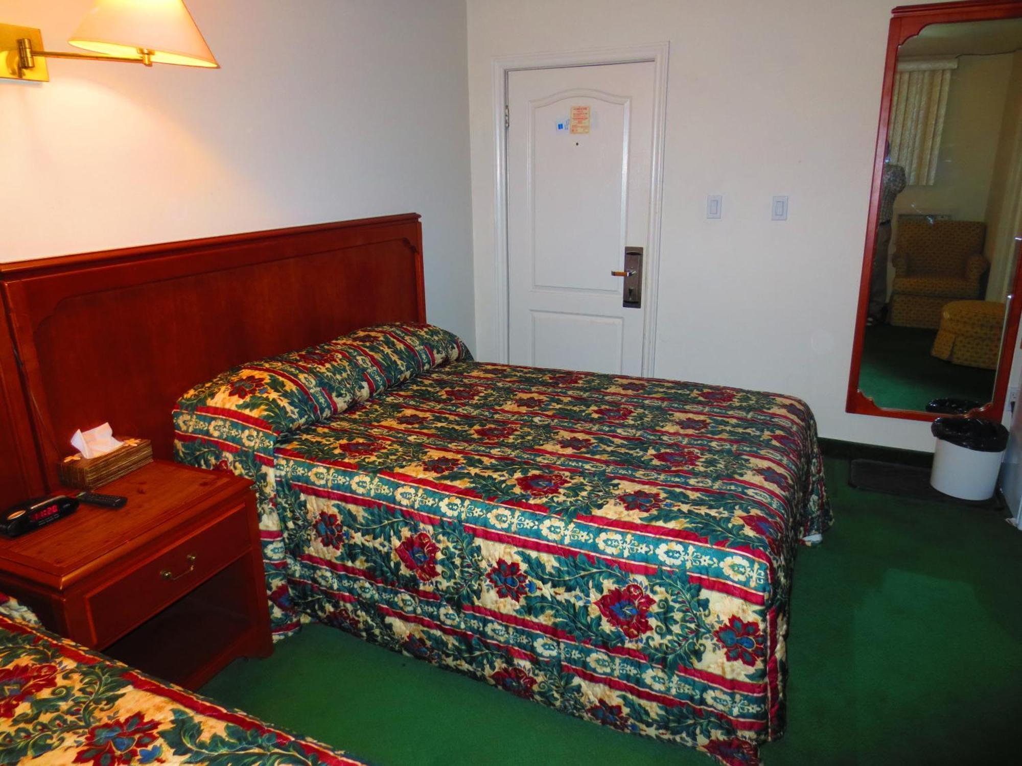 Canadiana Motel Hanover Экстерьер фото