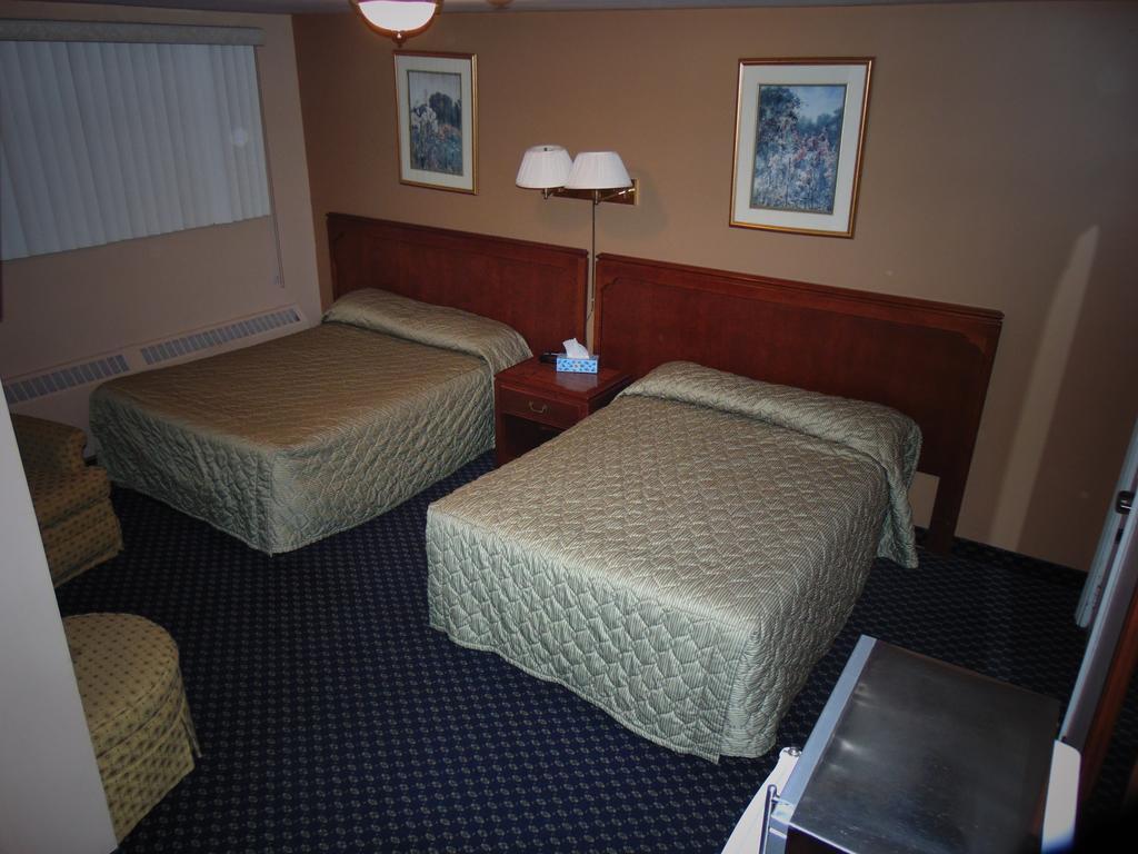 Canadiana Motel Hanover Экстерьер фото